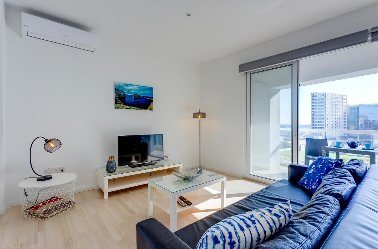 Apartment With Stunning Seaviews Sliema Bagian luar foto