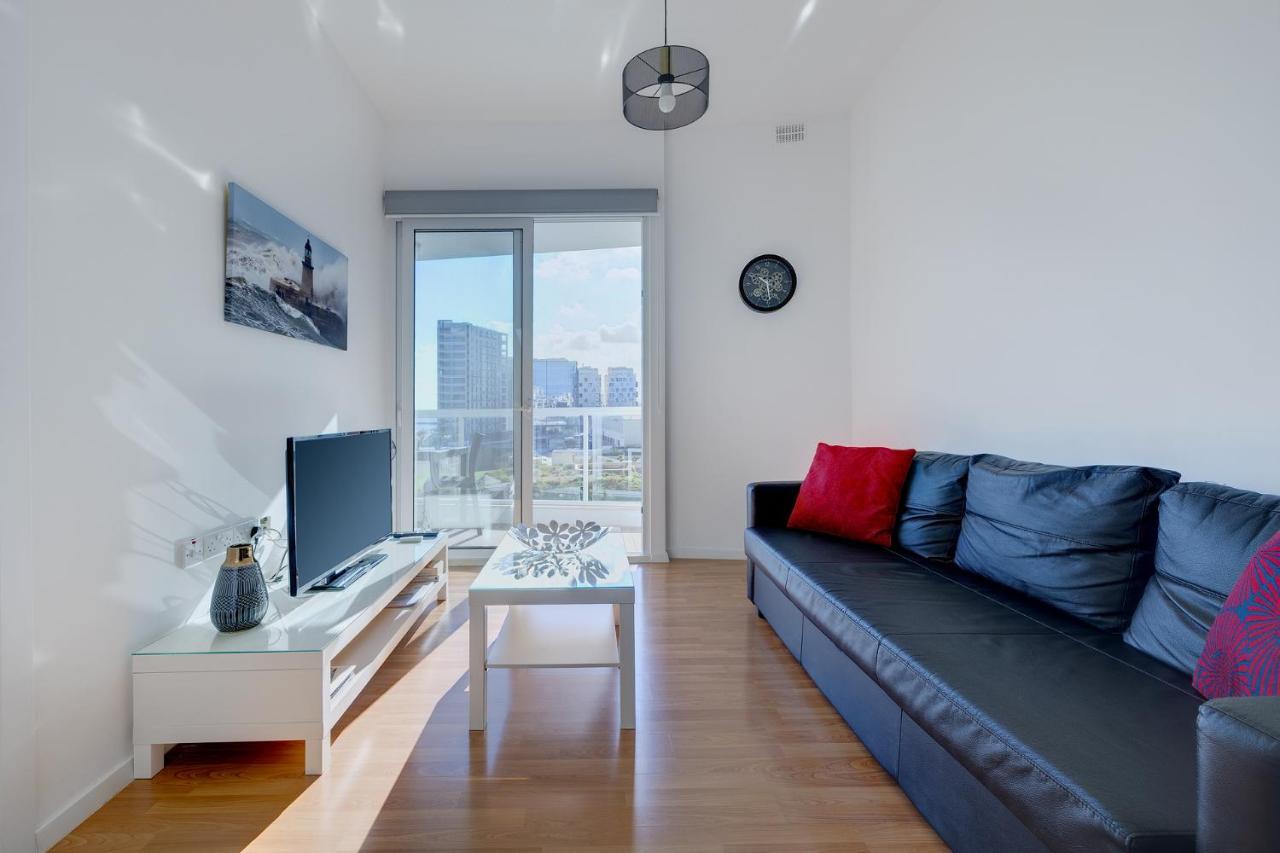 Apartment With Stunning Seaviews Sliema Bagian luar foto